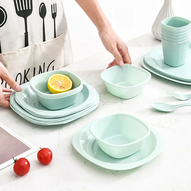 طقم أدوات مائدة بلاستيكية محمو - مراجعة Camping Cooking Dining Set وسعره